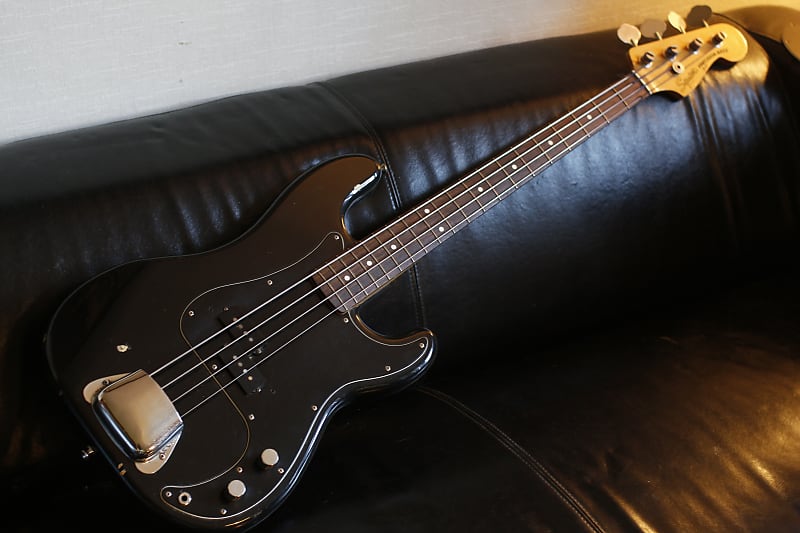 Vintage Squier Precision bass JV sq 1983 black collector serial number !