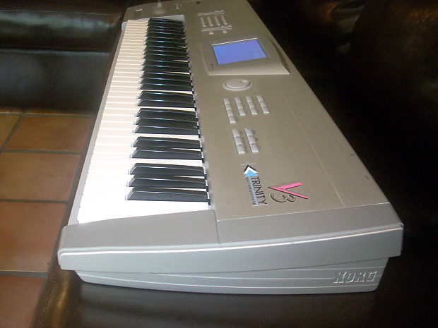 Korg Trinity V3 61 key With Moss