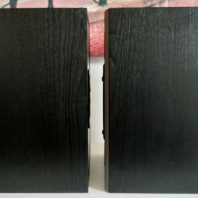 Bowers & Wilkins B&W DM601 S2 Bookshelf Speakers - Black Bowers & Wilkins B&W DM601 S2 Bookshelf Speakers - Black