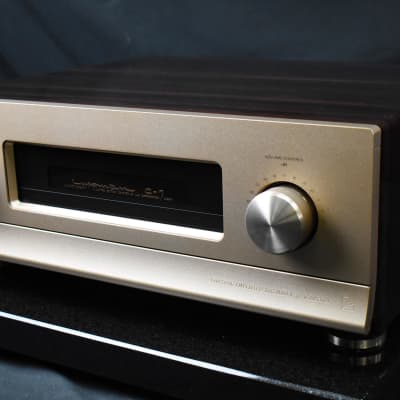 Luxman C-7 Limited Edition Stereo Control Amplifier in Excellent Condition image 3