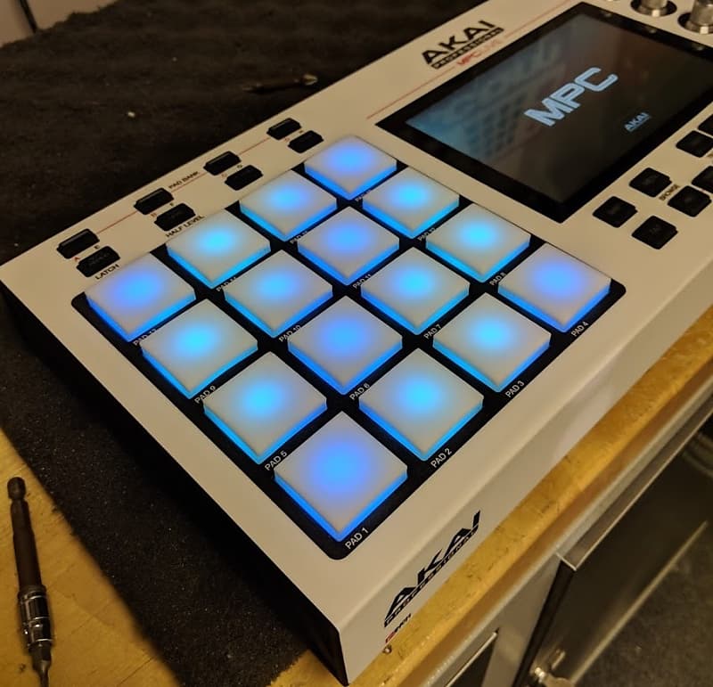 Akai Pro MPC X SE - The Iconic Look Meets the Most Powerful MPC