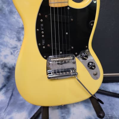 Video Demo Vintage 1977 Fender Mustang USA Pro Setup Original Fender Hard Shell Case image 3