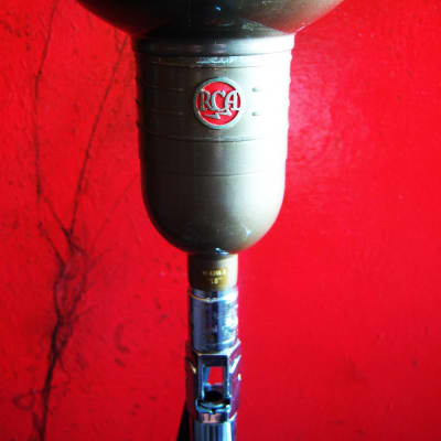 Vintage RARE 1940's RCA MI-6206-G RCA Aero pressure dynamic microphone w baffle, RCA stand & mic manual image 5