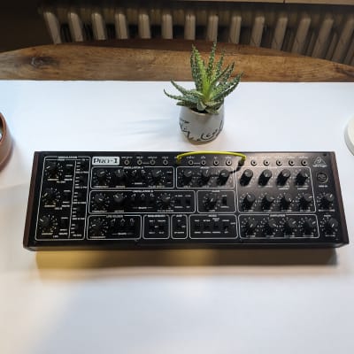 Behringer Pro-1 Analog Synthesizer - Black