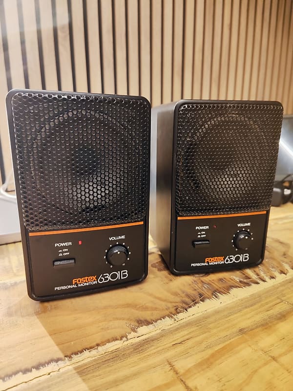Fostex6301B  2本ペア Fostex 6301B ペア パワード・モニタースピーカーフォステクス