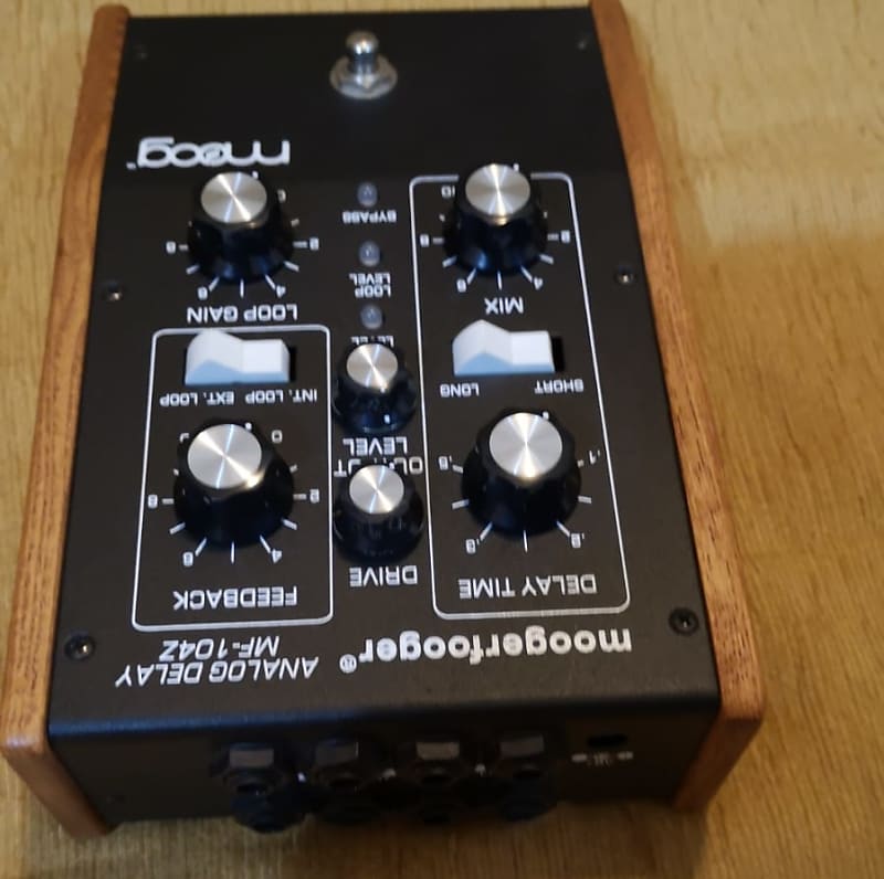 Moog Moogerfooger MF-104z Analog Delay mf104 mf 104 mf104z