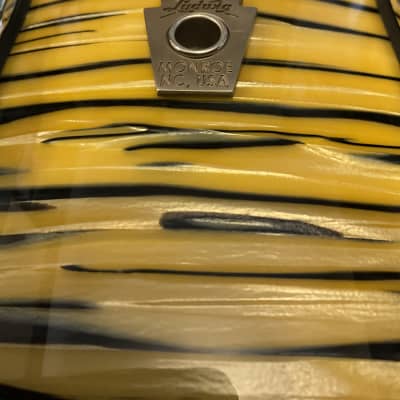 (MINT) Ludwig Classic Maple Snare Drum 14x6.5” Lemon Oyster - LS403XXA2 image 2