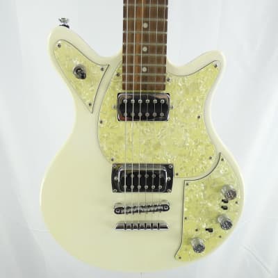 Used First Act VW GARAGEMASTER W/BAG Electric Guitars White for sale