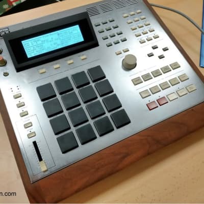 Akai MPC3000 MIDI Production Center 1993 - 2001 - Grey