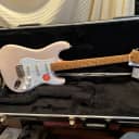 fender  squirer classic vibe stratocaster  guitar  with hard shell case  2022 blonde