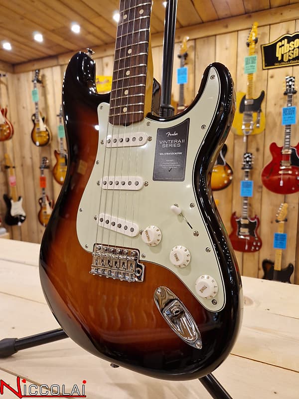 FENDER Vintera II '50s Stratocaster, Maple Fingerboard, 2-Color