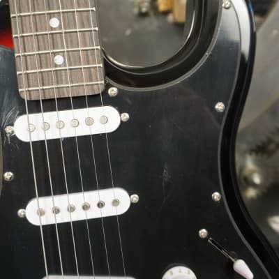 Indio Stratocaster - 3-Color Sunburst (Upgraded Bone Nut) w/ Gig Bag image 7