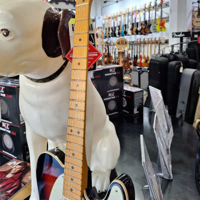 Fender American Ultra Telecaster with Maple Fretboard 2023 Ultraburst 7.33 pounds image 3