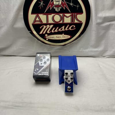 Xvive V21 Echoman Analog Delay Chorus Vibrato Pedal with Box for sale