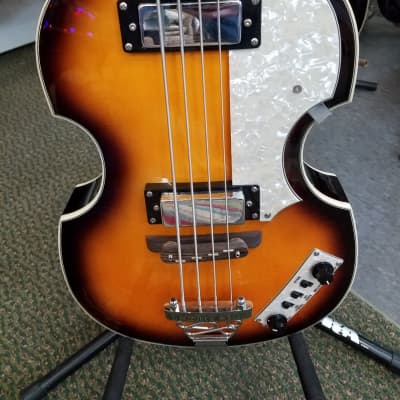 Jay Turser Beatle Bass New and This is a Great Bass At A Great Price image 2