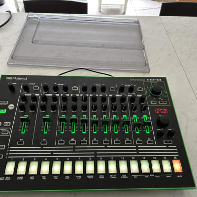 Roland AIRA TR-8 Rhythm Performer Drum Machine 2014 - Present - Black