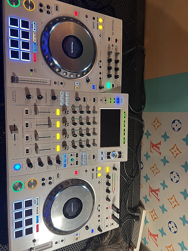 Pioneer DJ XDJ-XZ ホワイト DJコントローラー XDJ-XZ-W 4ch プロフェッショナル オールインワン DJシステム