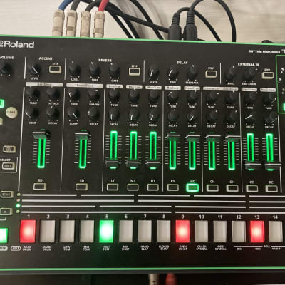 Roland AIRA TR-8 Rhythm Performer Drum Machine 2014 - Present Black