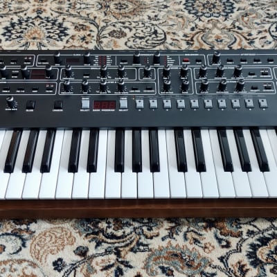 Sequential Prophet-6 49-Key 6-Voice Polyphonic Synthesizer (Full Extended Warranty)