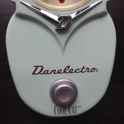 Danelectro Cool Cat Chorus 18v w/ dry and wet outs + original power supply for sale