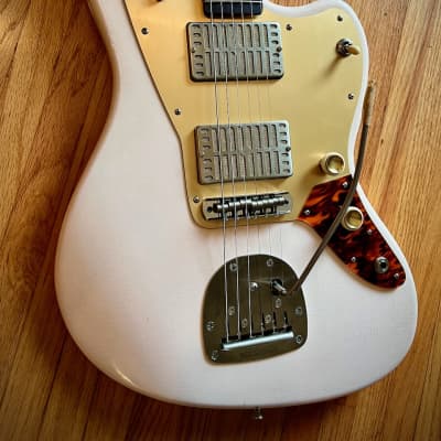 Waterslide Guitars Offset, Faded Shell Pink w/Mojo Dual Foil Gold Pickups,  Descendant Vibrato, Staytrem | Reverb