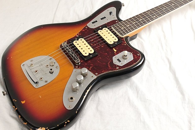 Fender Mexico Kurt Cobain Road Worn Jaguar 3-Tone Sunburst