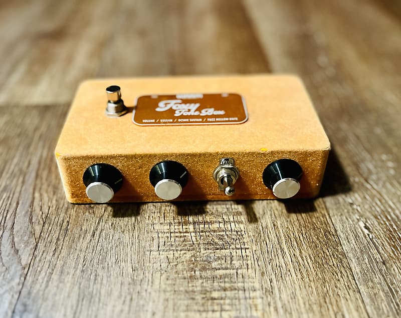 Warm Audio Foxy Tone Box