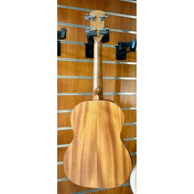 Hora M1177 Ukulele Baritono Tutto in Mogano Massello image 2