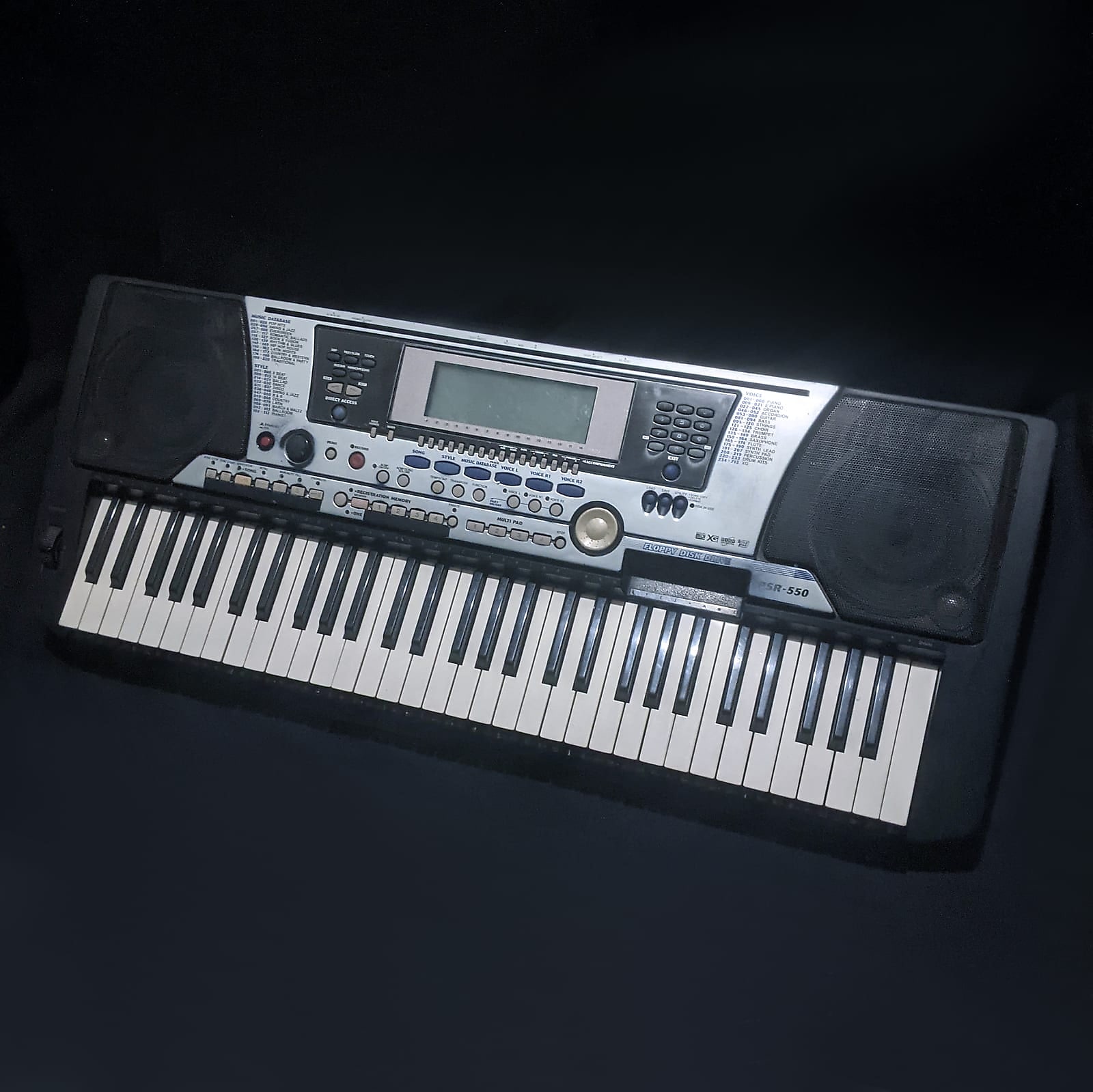 Yamaha PSR-550 The Ultimate Professional Keyboard