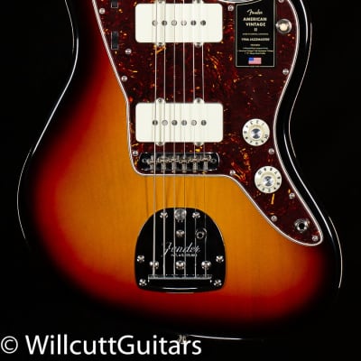 Fender American Vintage II 1966 Jazzmaster Rosewood Fingerboard 3-Color Sunburst (277) image 3