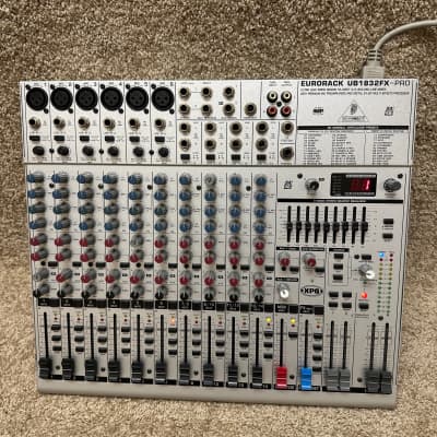 Behringer Eurorack UB1832FX-Pro 18-Input 3/2-Bus Mic / Line Mixer with  Multi-Effects Processor