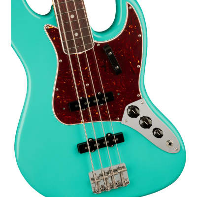 Fender American Vintage II 1966 Jazz Bass®, Rosewood Fingerboard, Sea Foam Green image 3