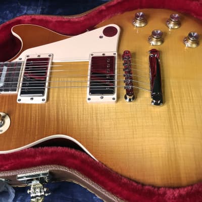 MINT! 2020 Gibson Les Paul 60's Standard Unburst Finish - Authorized Dealer - Full Warranty - DEMO image 6