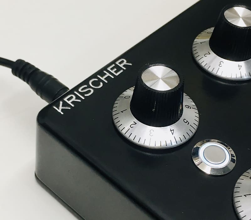 KRISCHER - M8 / analog polyphonic synth