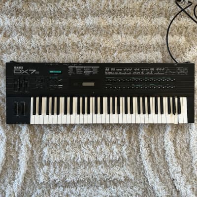 Yamaha DX7S Programmable Algorithm Symthesizer