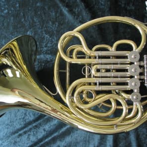 Yamaha 667 horn top