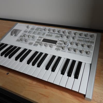 Access Virus TI Polar 37-Key Digital Synthesizer - PolarWhite