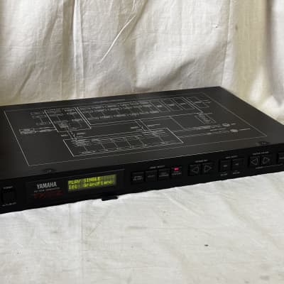 YAMAHA TX81Z FM TONE GENERATOR SYNTHESIZER New internal battery!! image 1