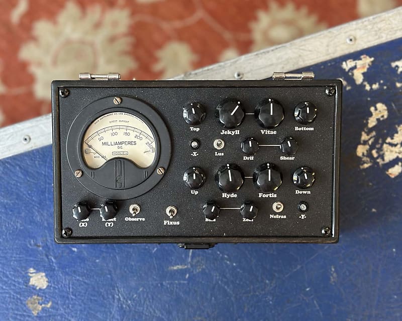 Retro Mechanical Labs Distortion Box