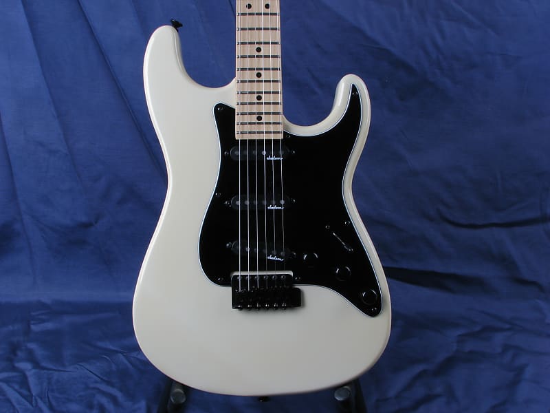 ★CHARVEL★ シャーベル ホワイト　ジャクソン ☆CHARVEL☆ シャーベル ホワイト ジャクソン Yahoo