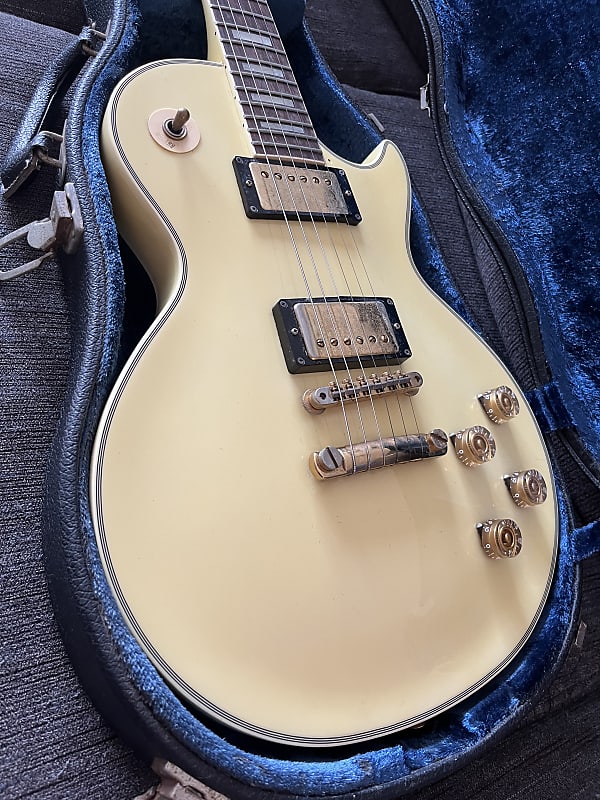 掛け軸 山田紅雪 聖観音 絹本 希少 軸装 茶道具 掛軸 美品 です。