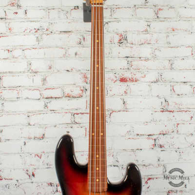 Fender Jaco Pastorius Jazz Bass®, Fretless, Pau Ferro Fingerboard, 3-Color Sunburst image 3