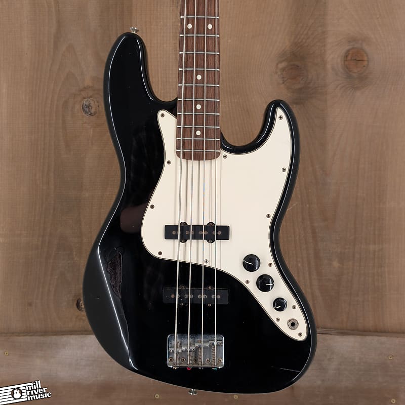 Squier Jazz Bass MIM Black 1998 Used