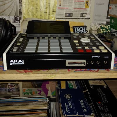 TRADE FOR MPC2500 WITH JJOSXL Akai MPC1000 Music Production Center with XLCD
