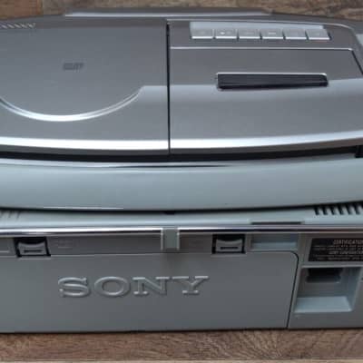 Sony CFD-V17 AM/FM Radio CD Cassette Recorder Boombox Mega Bass