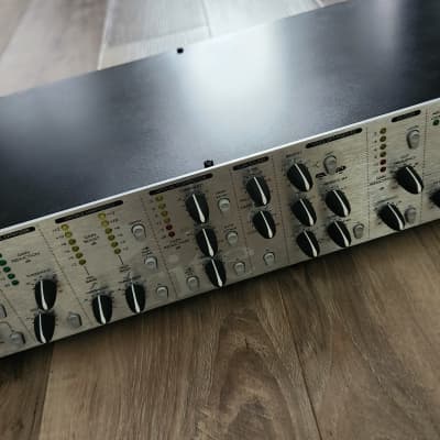 focusrite voicemaster pro ジャンク Yahoo!オークション - Focusrite PLATINUM VOICEMASTER PRO 中古