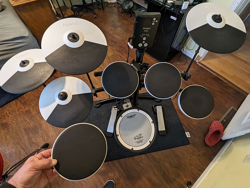 Roland TD-1KV V-Drum Kit with Mesh Snare