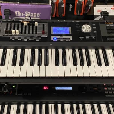 Used Roland VR-09 Performance Keyboard