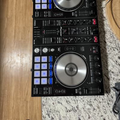 Pioneer DDJ-SR DJコントローラー かるい Pioneer DDJ-SR DJコントローラー かるい