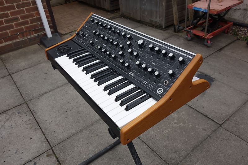 Moog Sub 37 Tribute Edition | Reverb UK